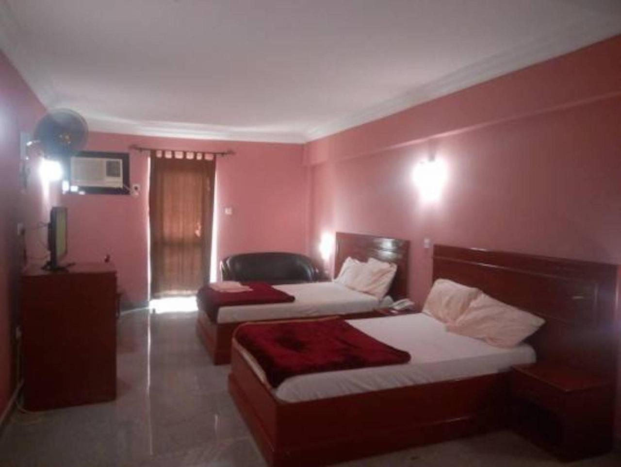 Hotel Newcastle Лагос Экстерьер фото