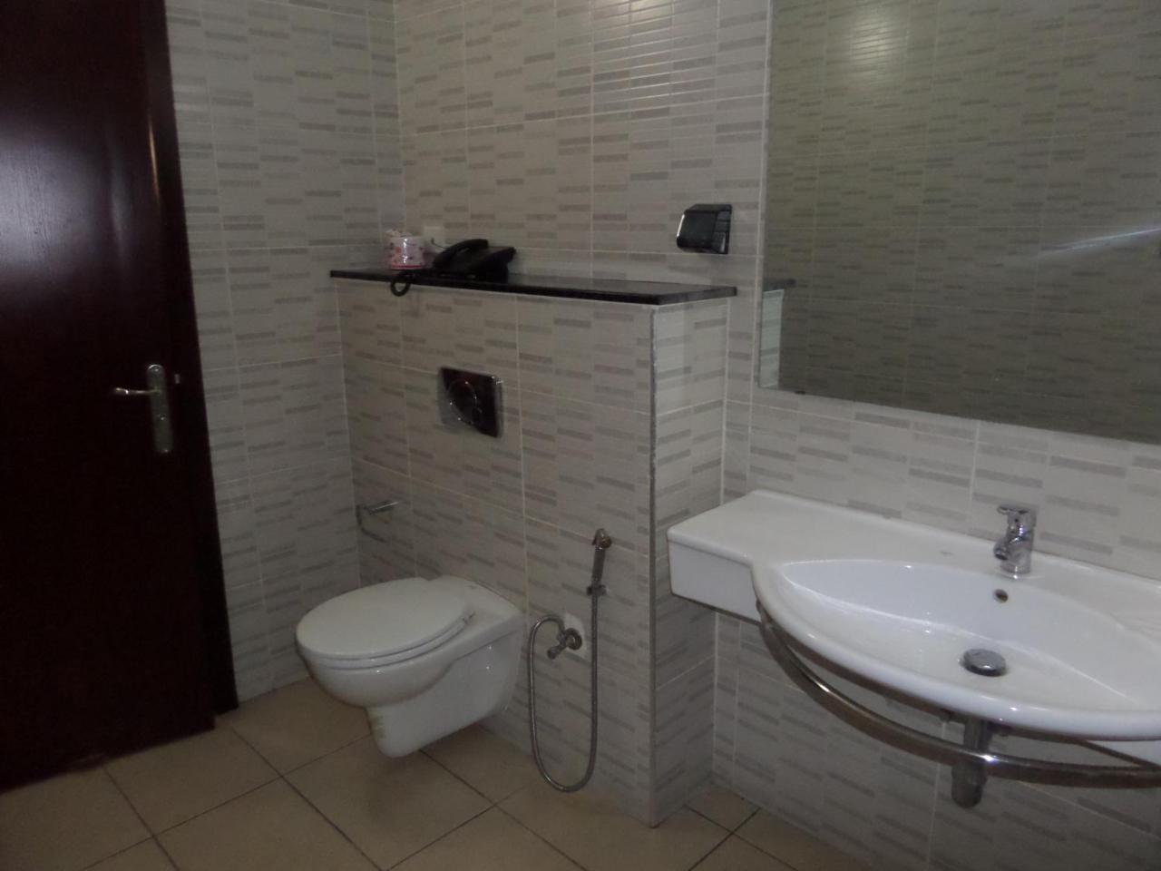 Hotel Newcastle Лагос Номер фото