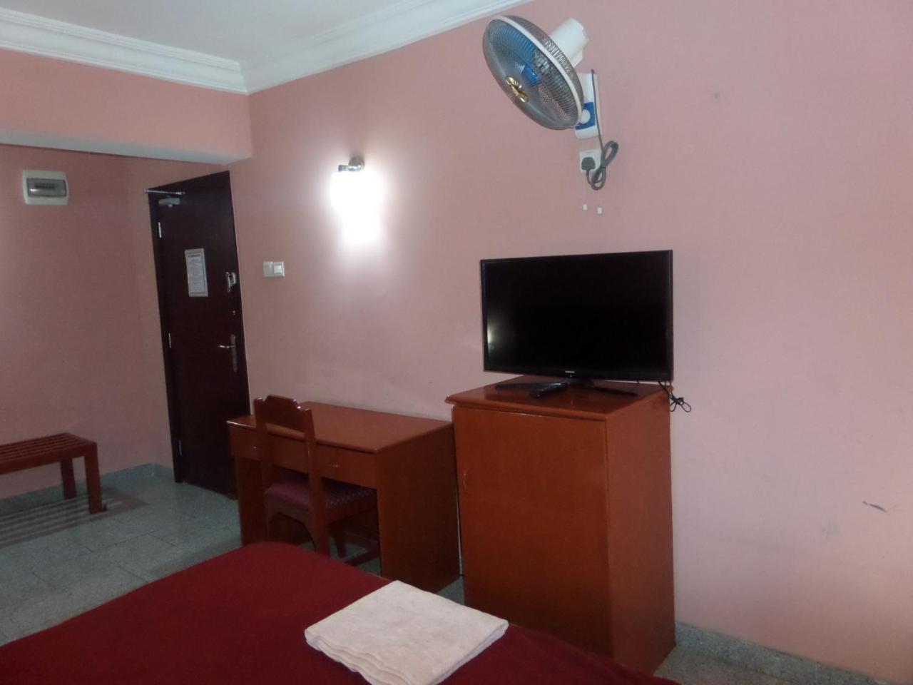 Hotel Newcastle Лагос Экстерьер фото