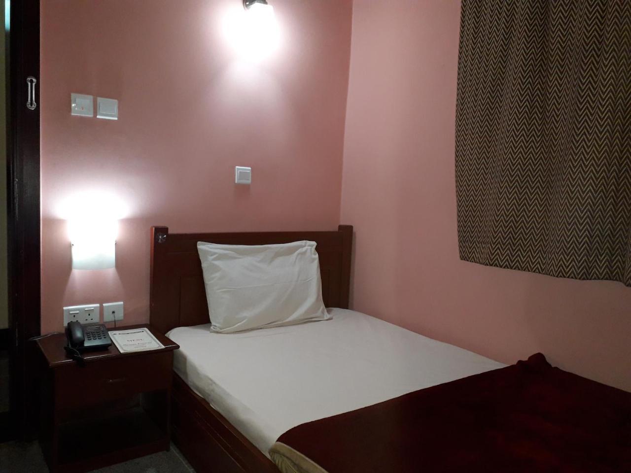 Hotel Newcastle Лагос Экстерьер фото