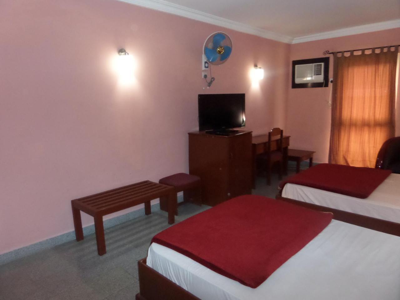 Hotel Newcastle Лагос Экстерьер фото